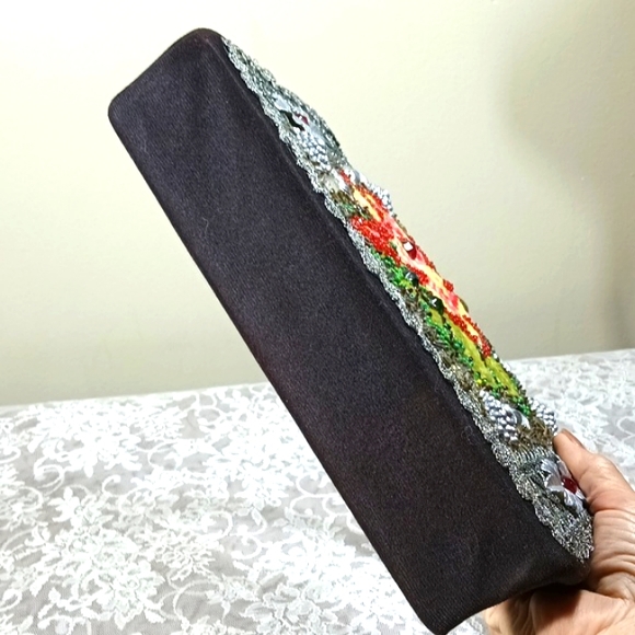 Antique Cute Lady's Handbag Embroidered Floral Beautiful Black and Silver Bag. - Picture 15 of 15